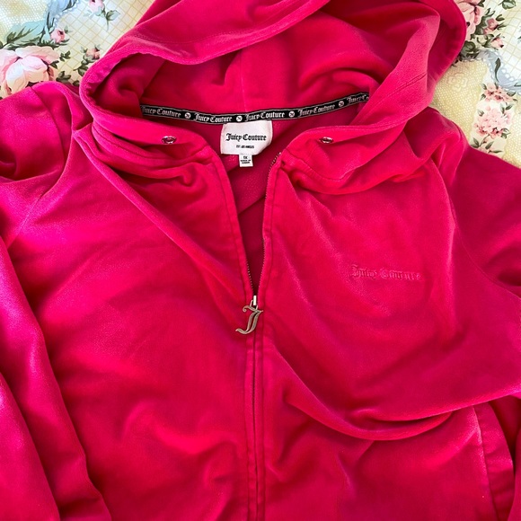 Juicy Couture Sweaters - 💕JUICY COUTURE💕 soft velour hot pink zip up